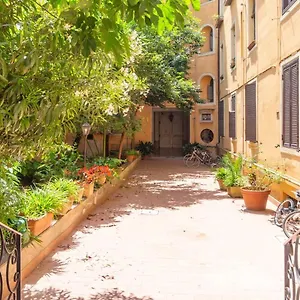  Affittacamere Le Di Borgo Italia